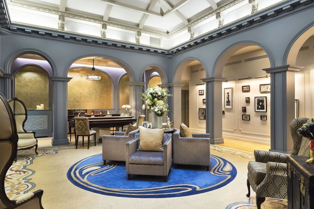 La Clef Louvre Paris by The Crest Collection 2