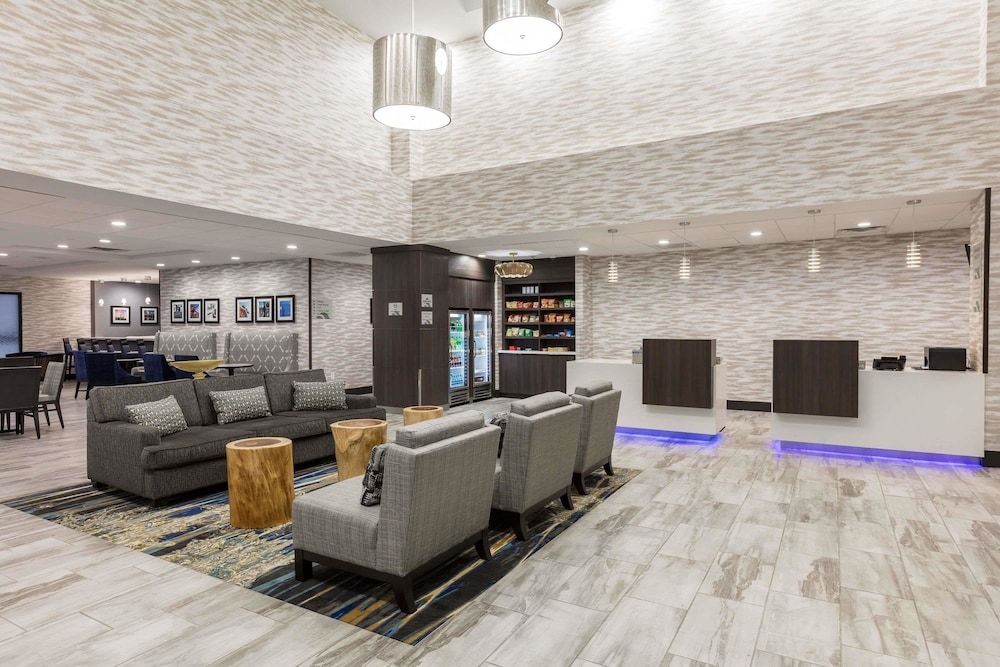 Wingate by Wyndham Dallas Love Field 1