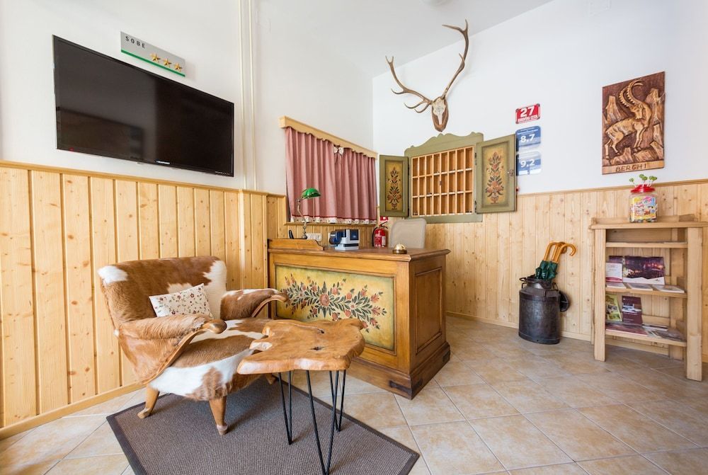 Berghi Hotel and Apartments 2