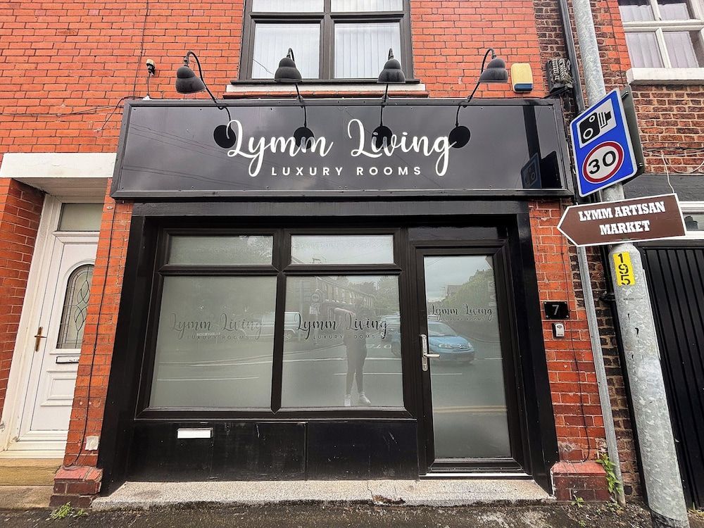 LYMM LIVING 1