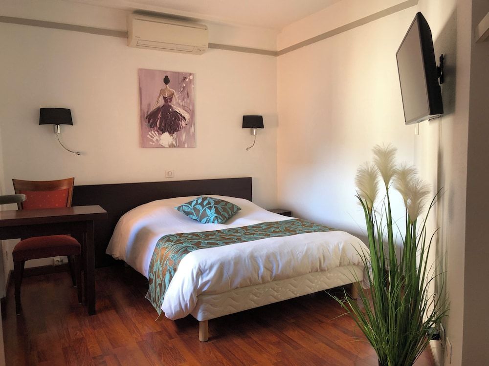 L'EMBLEME - BOUTIQUE HOTEL 1