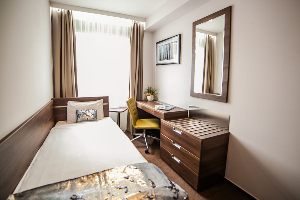 Hampton Suites Serviced Apartments 1