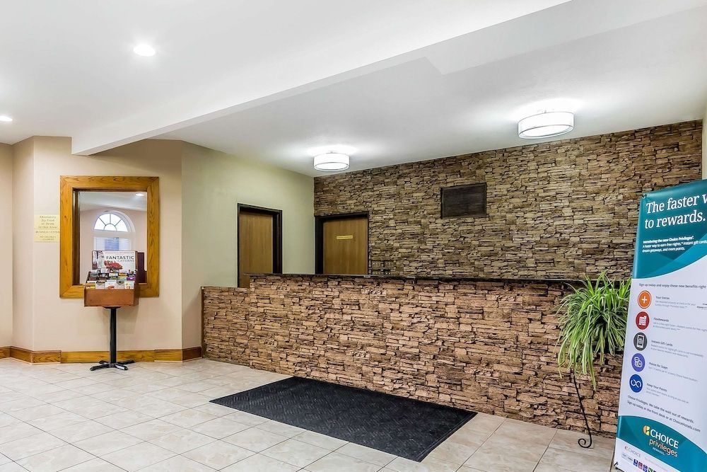 Quality Inn & Suites Chesterfield Village 2