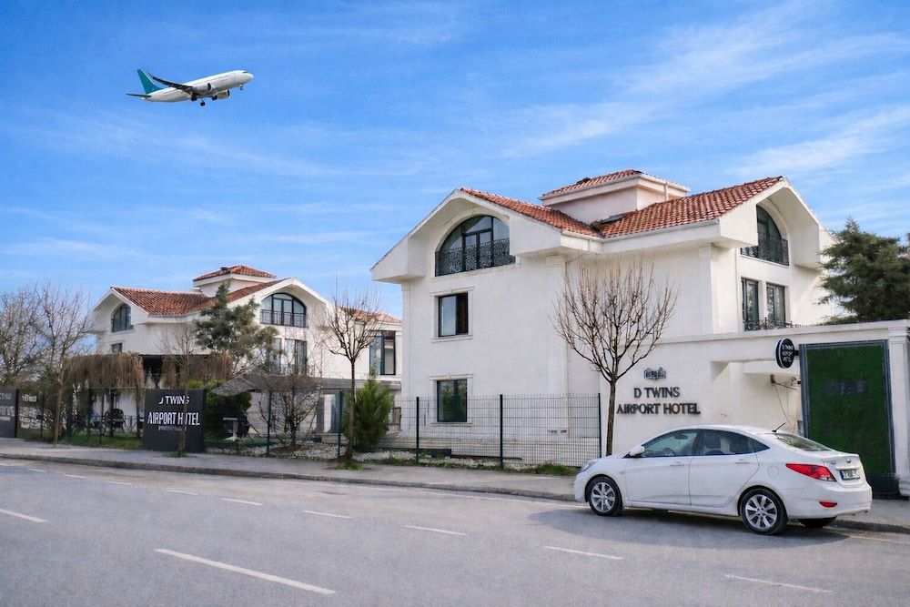 D Twins Airport Hotel 1