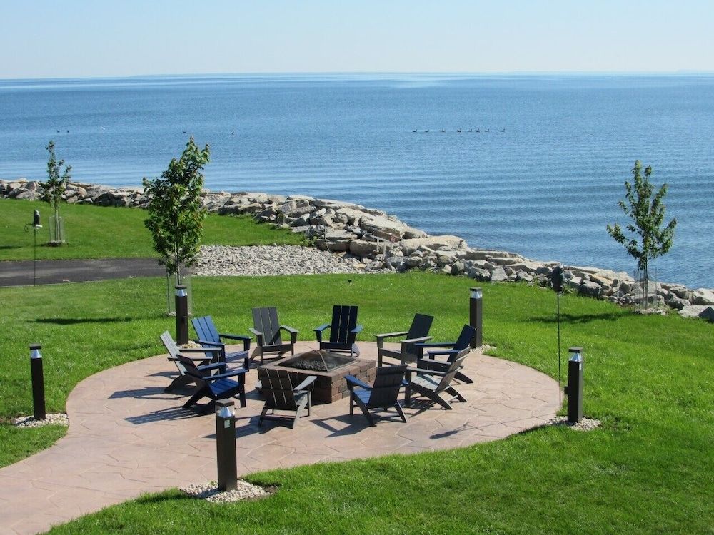 AmericInn by Wyndham Menominee 1