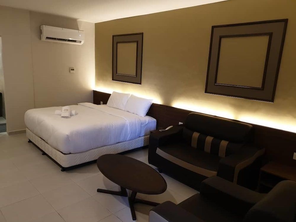 Ants Hotel 1