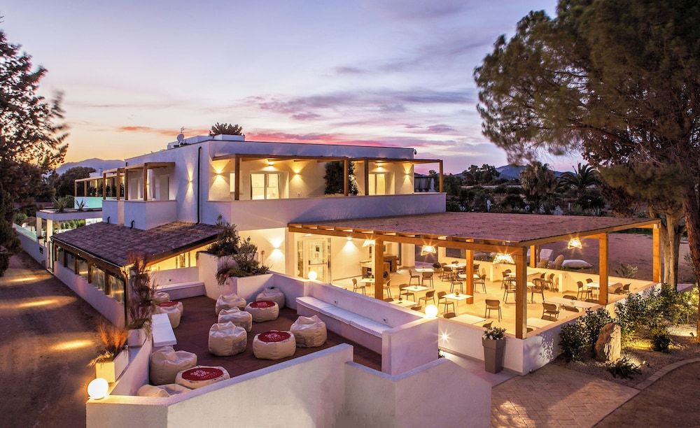 NOHA Lifestyle Hotel - Adults Only 1