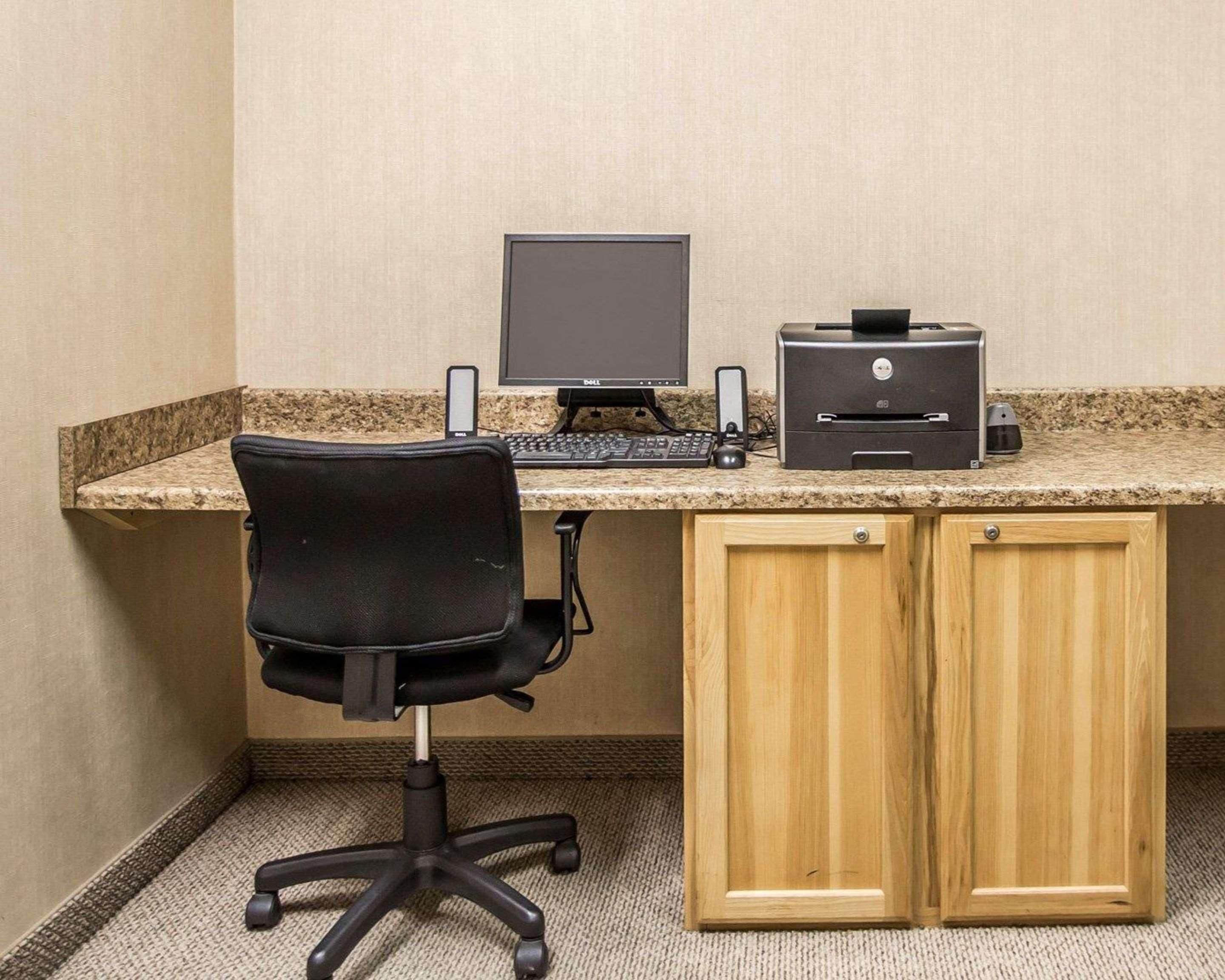 Rodeway Inn & Suites Salina KS 2