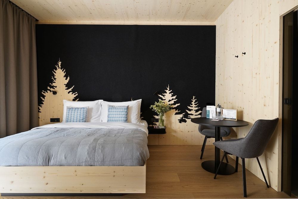 Numa Vienna Wood 1