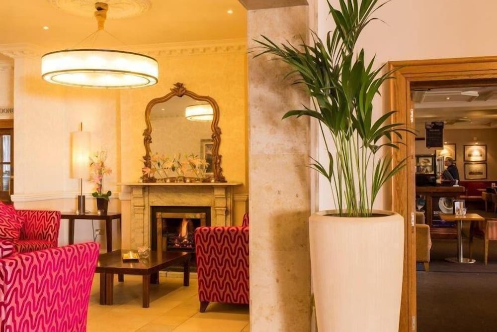 Marine Hotel 1