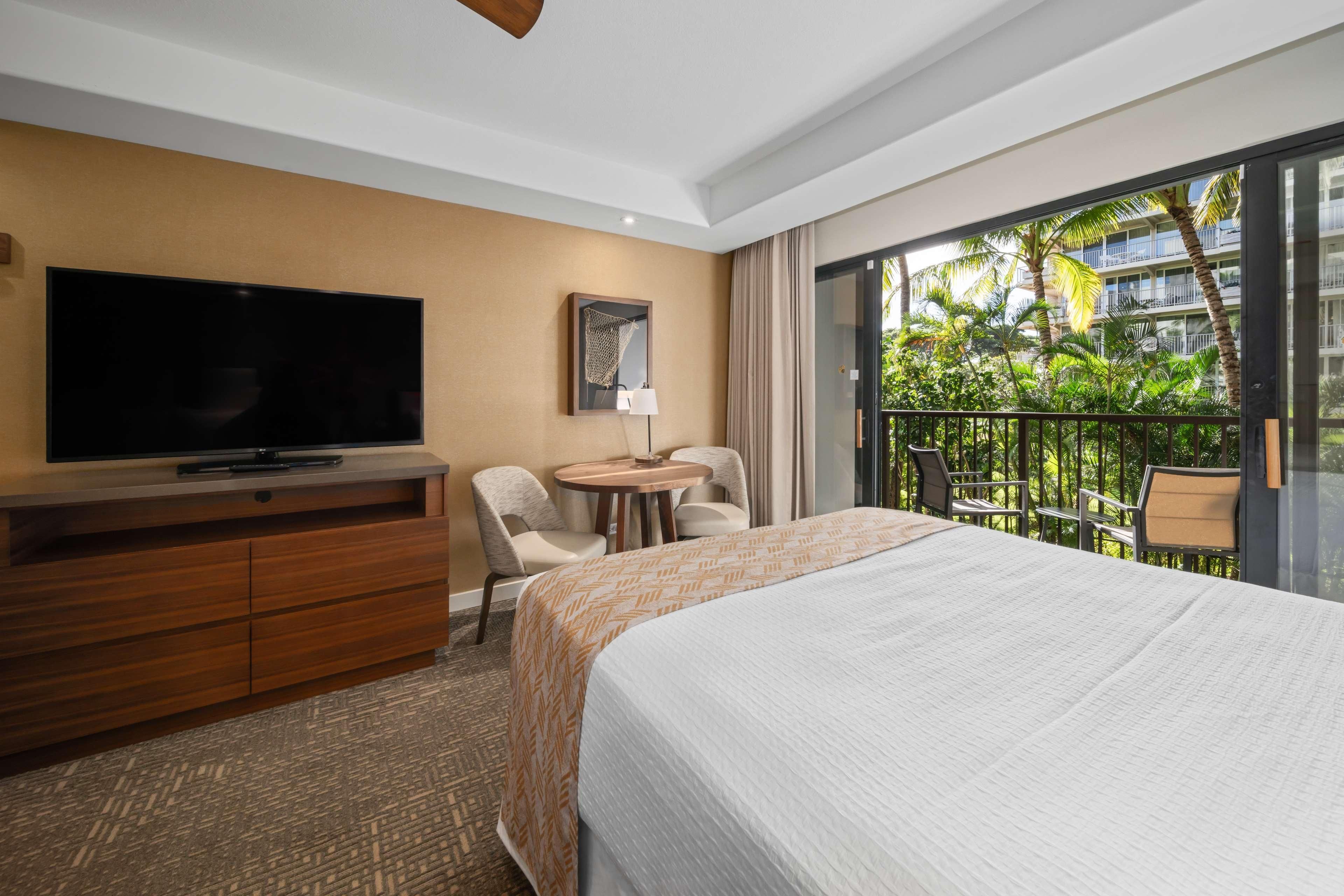 OUTRIGGER Kāʻanapali Beach Resort 1