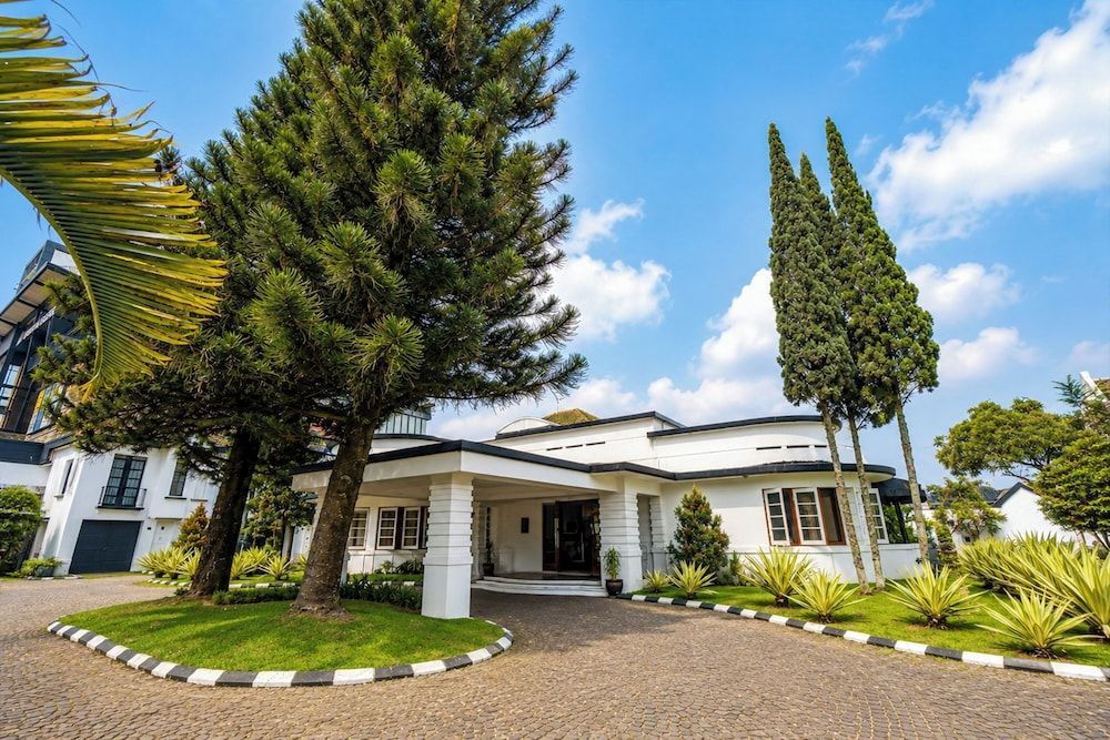 Townhouse Oak Casa D'Ladera Bandung 1
