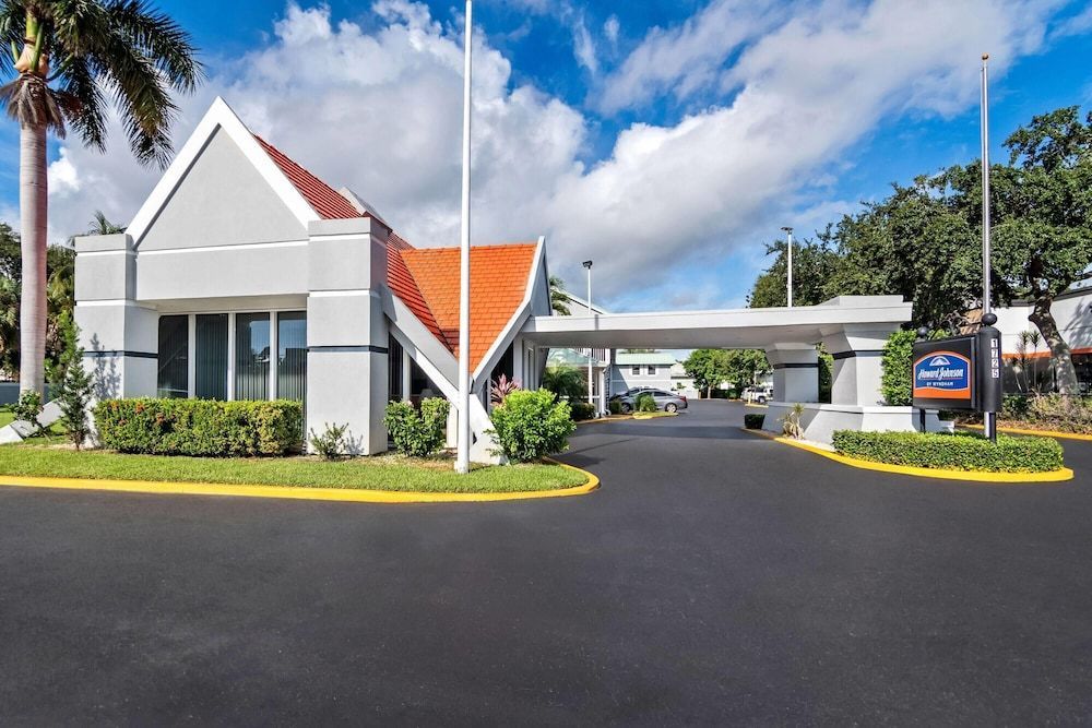 Howard Johnson by Wyndham Vero Beach / Downtown 1