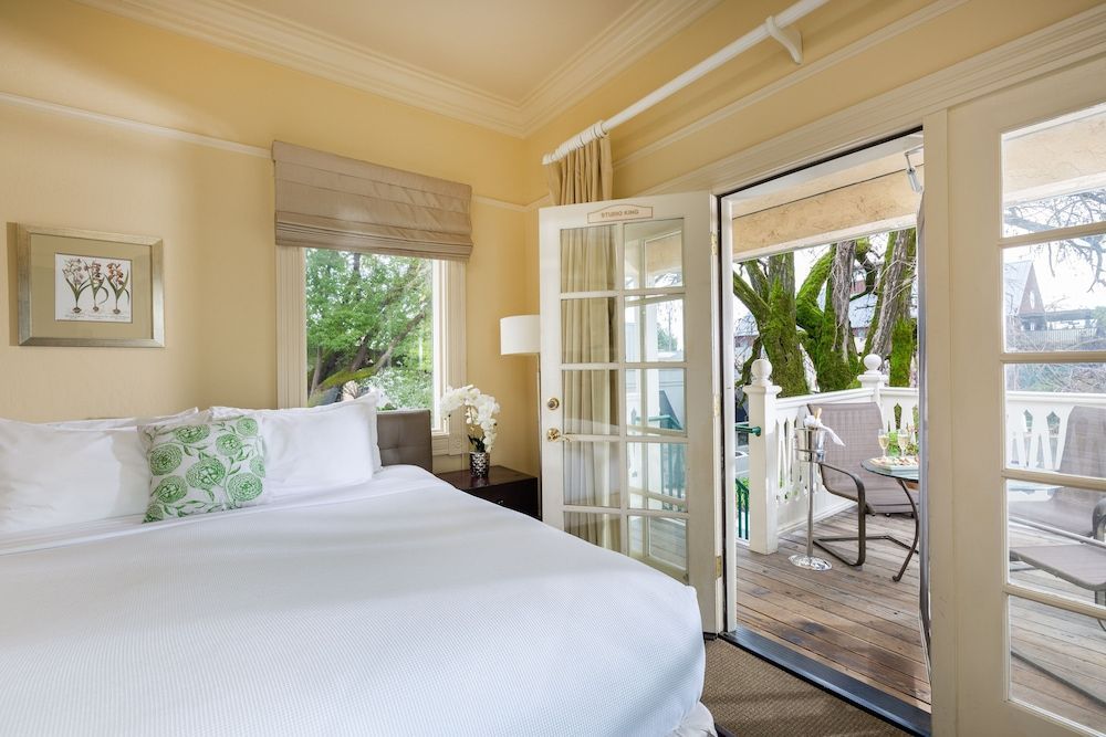 Healdsburg Inn on the Plaza, A Four Sisters Inn 1
