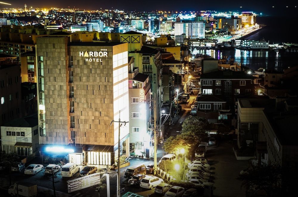 Harbor Hotel 1