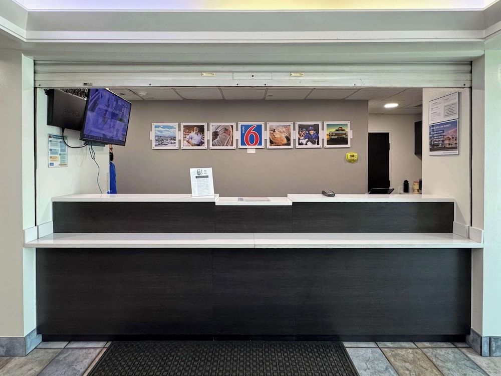 Motel 6-Joliet, IL - Chicago - I-55 2