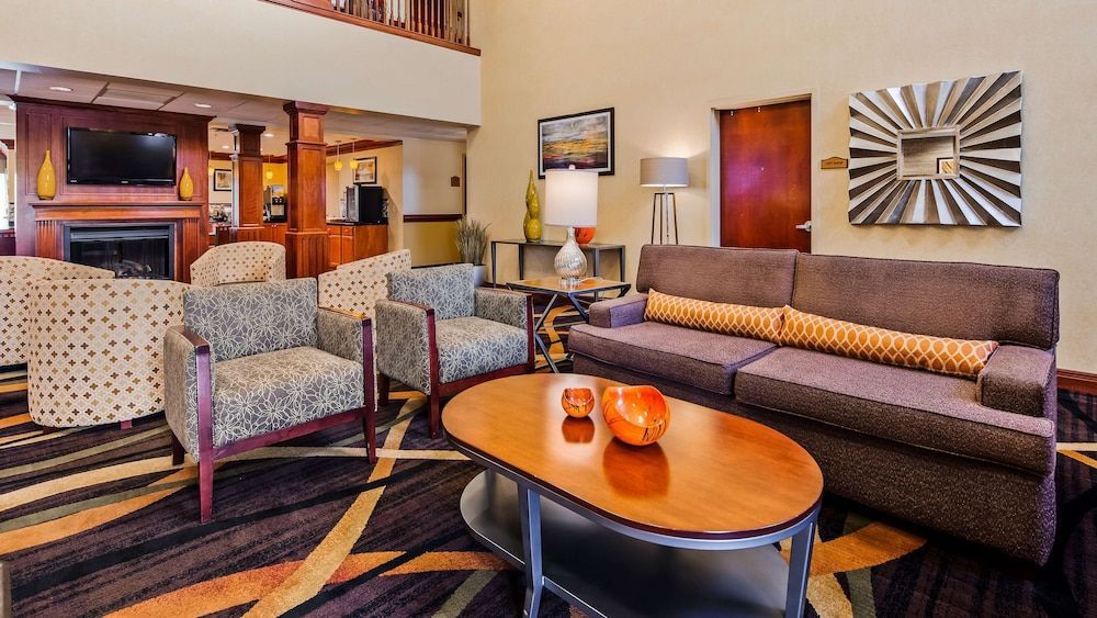 Best Western Plus Strawberry Inn & Suites 2
