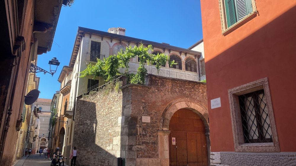 RESIDENZA MONTALTI 1