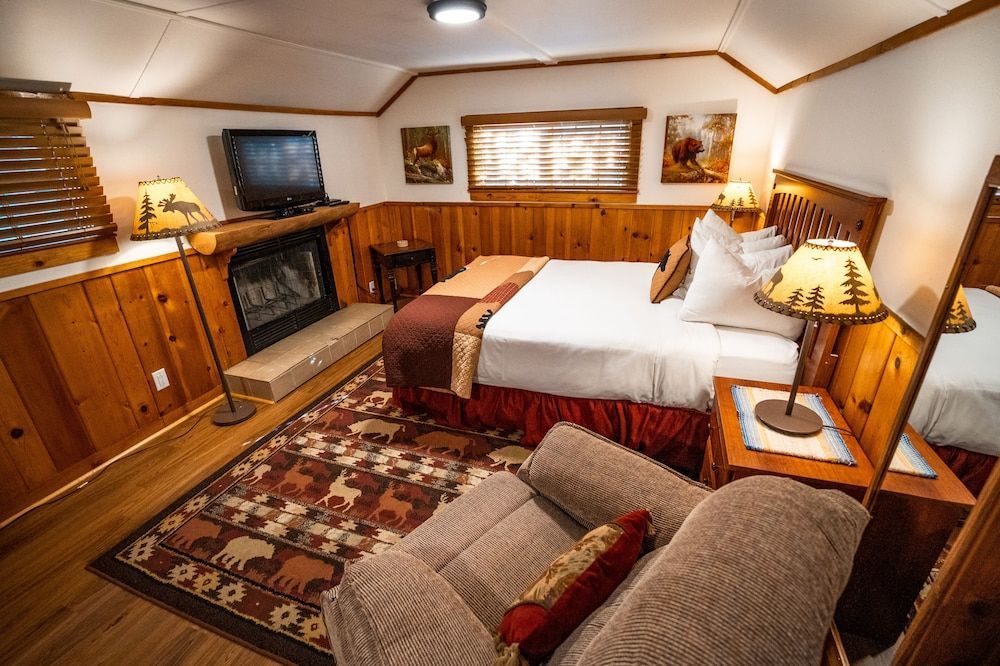 River Ridge Cottages 1