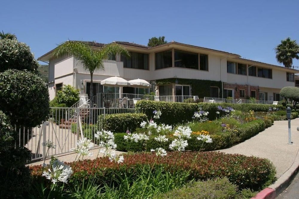 Laguna Shores Studio Suites 1