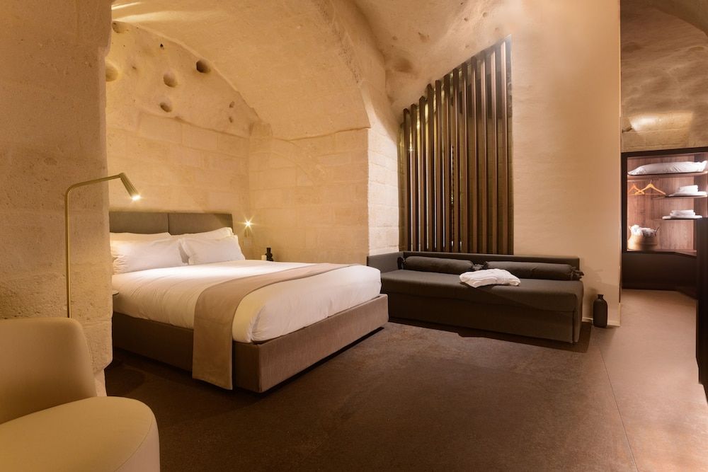 Le Malve Cave Retreat 2