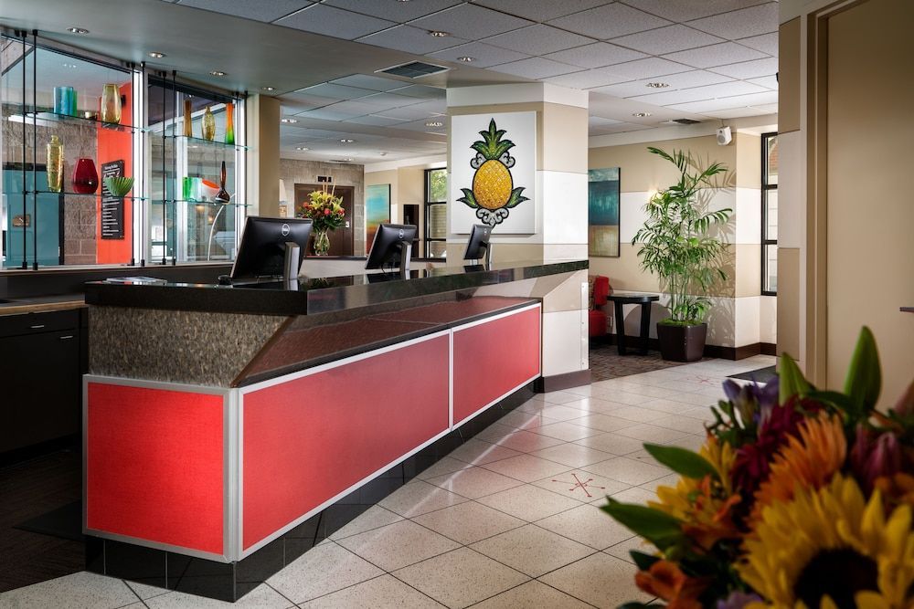 Staypineapple, University Inn, University District Seattle 2