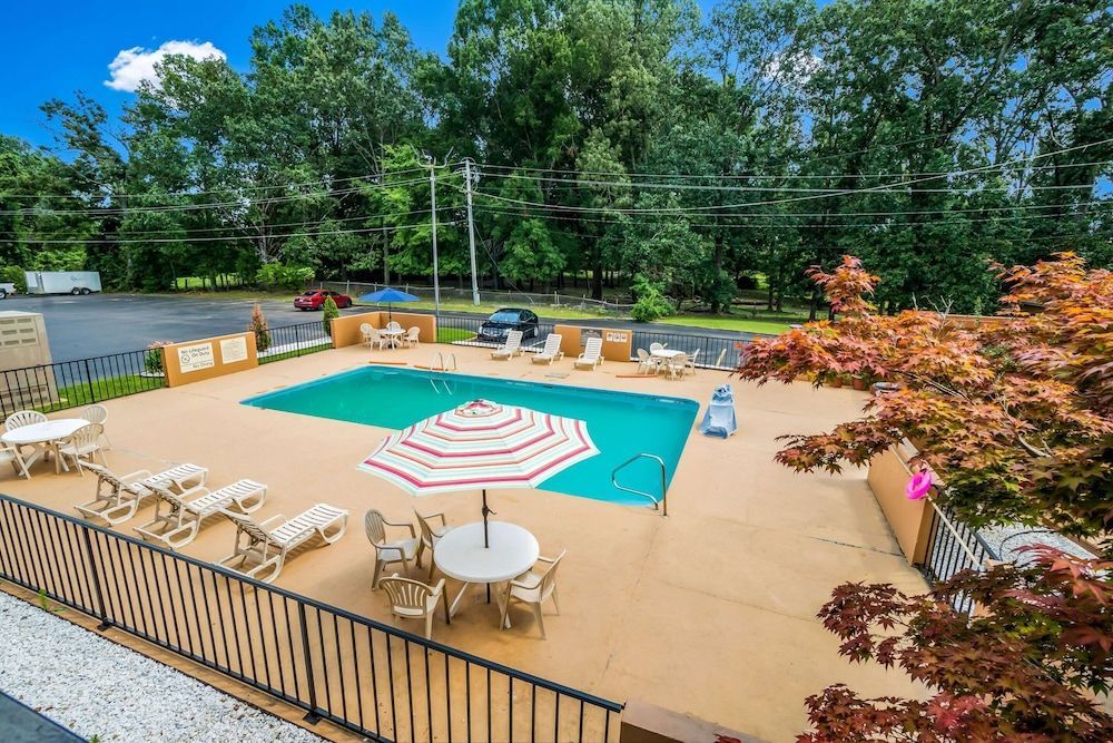 Quality Inn & Suites Corinth West 1