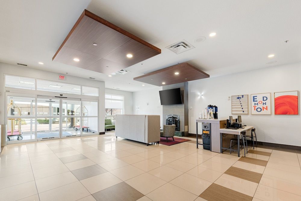 Holiday Inn Express & Suites EDMONTON SOUTH by IHG 2