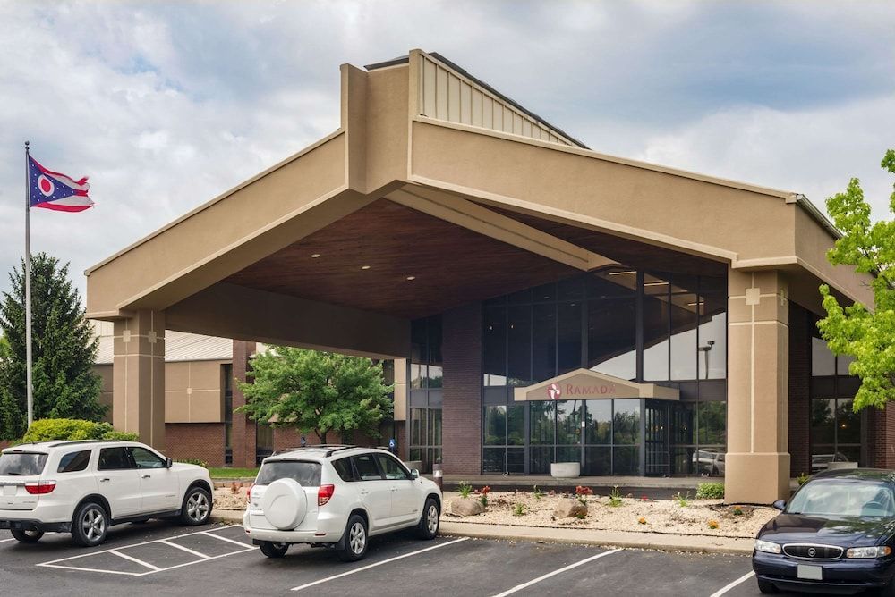 Ramada by Wyndham Columbus North 1