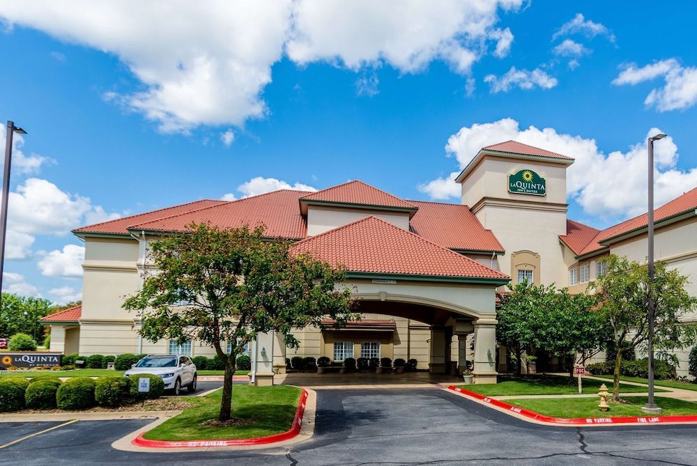La Quinta by Wyndham Bentonville 1