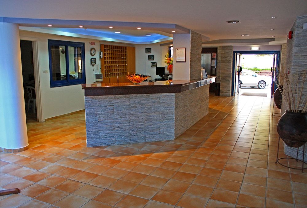 MyroAndrou Beach Hotel Apartments 2