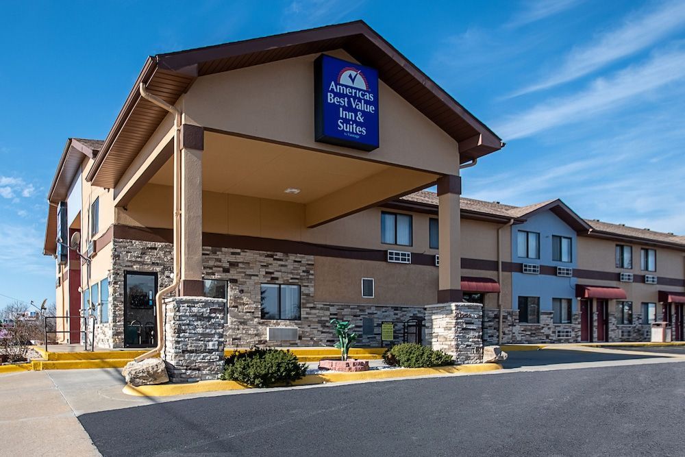 Americas Best Value Inn & Suites Harrisonville 1