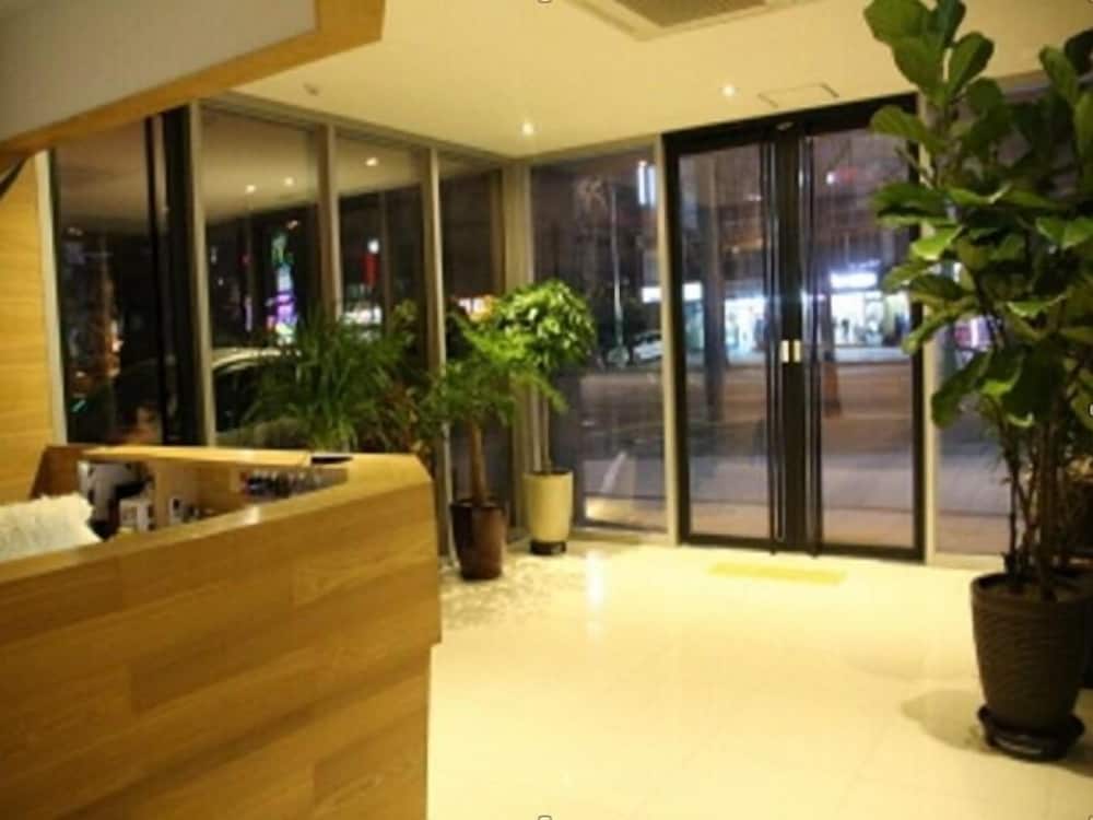 La Villa Hotel 2