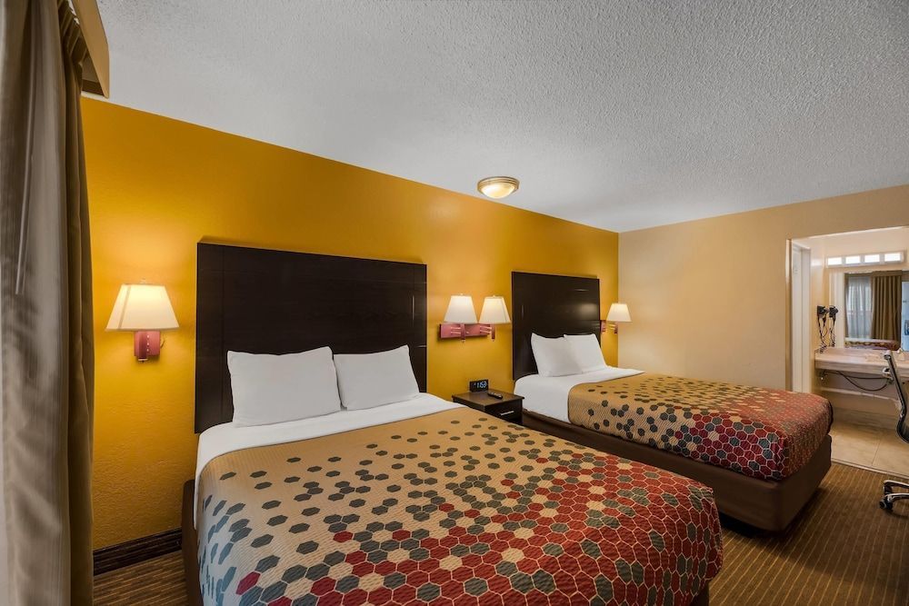 Rodeway Inn Flagstaff - Downtown 1