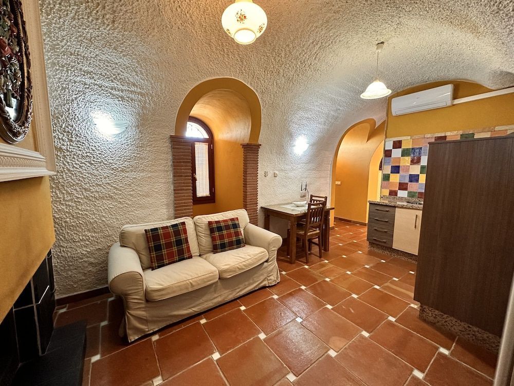 Cuevas La Granja 2