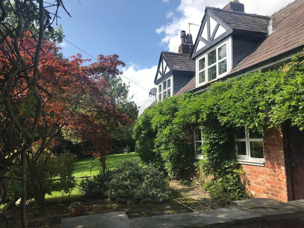 Rylands Farmhouse 1