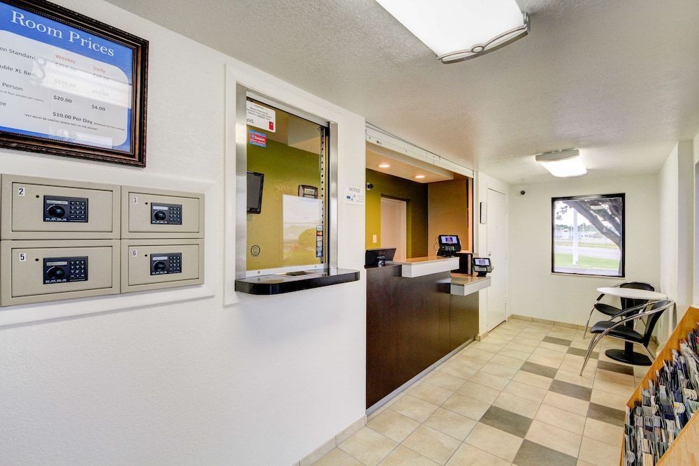 Studio 6 Midwest City, Ok - Oklahoma City 1