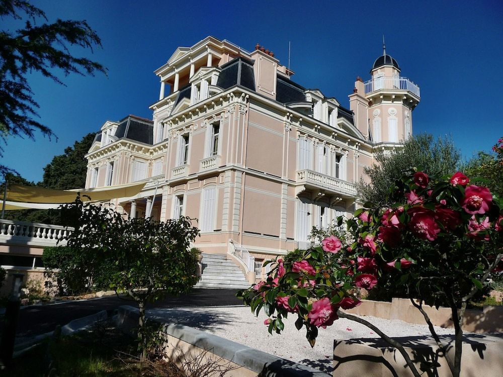 Hotel Les Tourelles 1