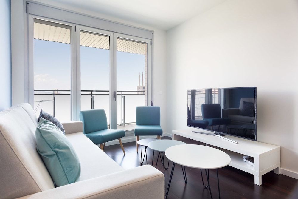 Port Forum Apartments by Olala Homes 1