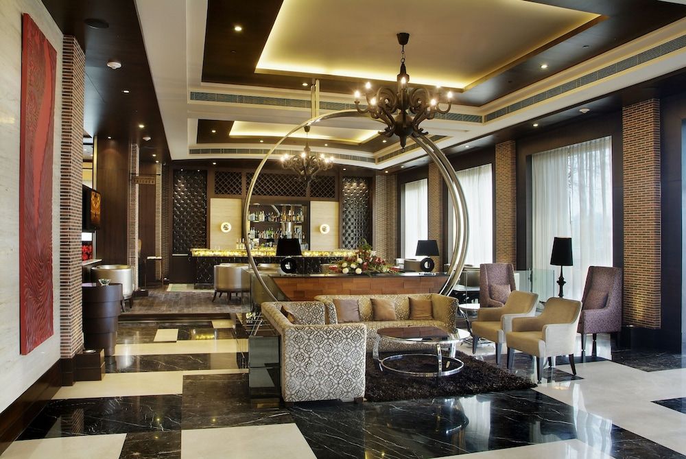 Goldfinch Hotel Delhi NCR 2