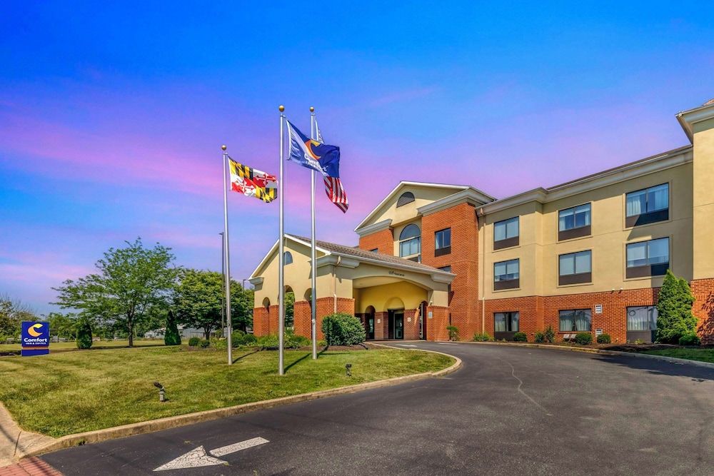 Comfort Inn & Suites Chestertown 1