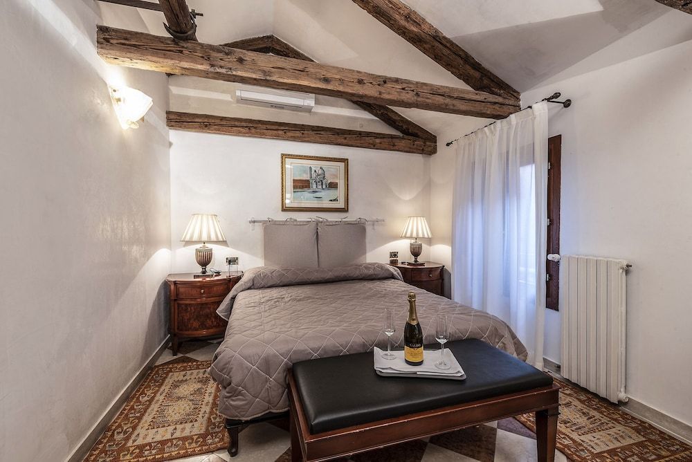 Anzolo Palace - Rooms & Apartments 2