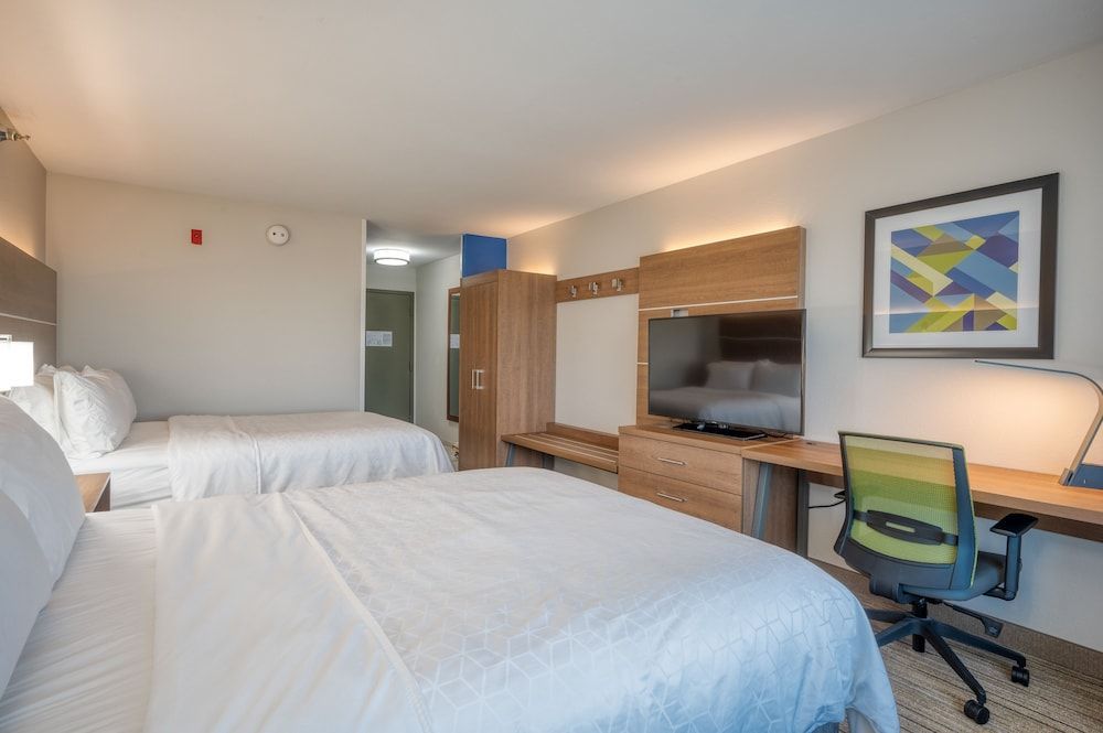 Holiday Inn Express & Suites GREENVILLE by IHG 2
