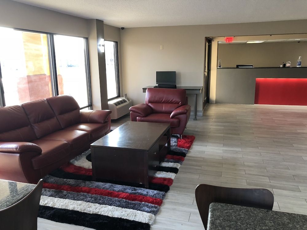 Super 8 by Wyndham Orangeburg Near I-26 2