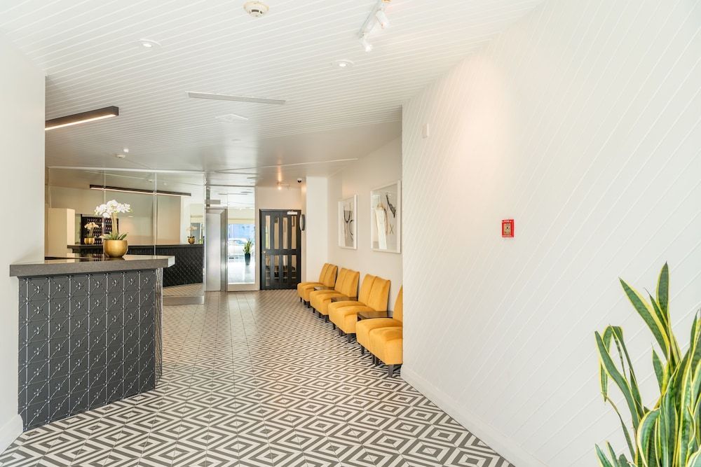Bay Plaza Hotel 2