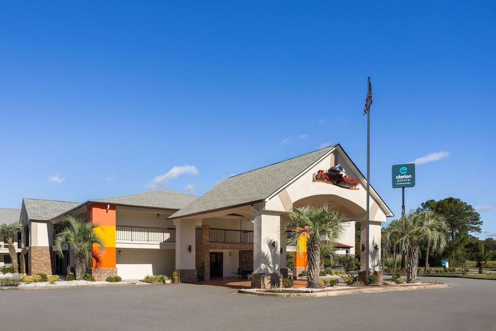 Howard Johnson by Wyndham Savannah GA 1