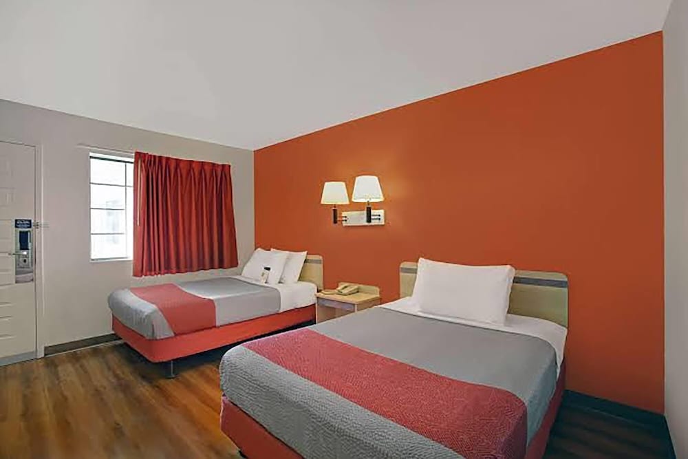 Super 8 by Wyndham Livermore 1