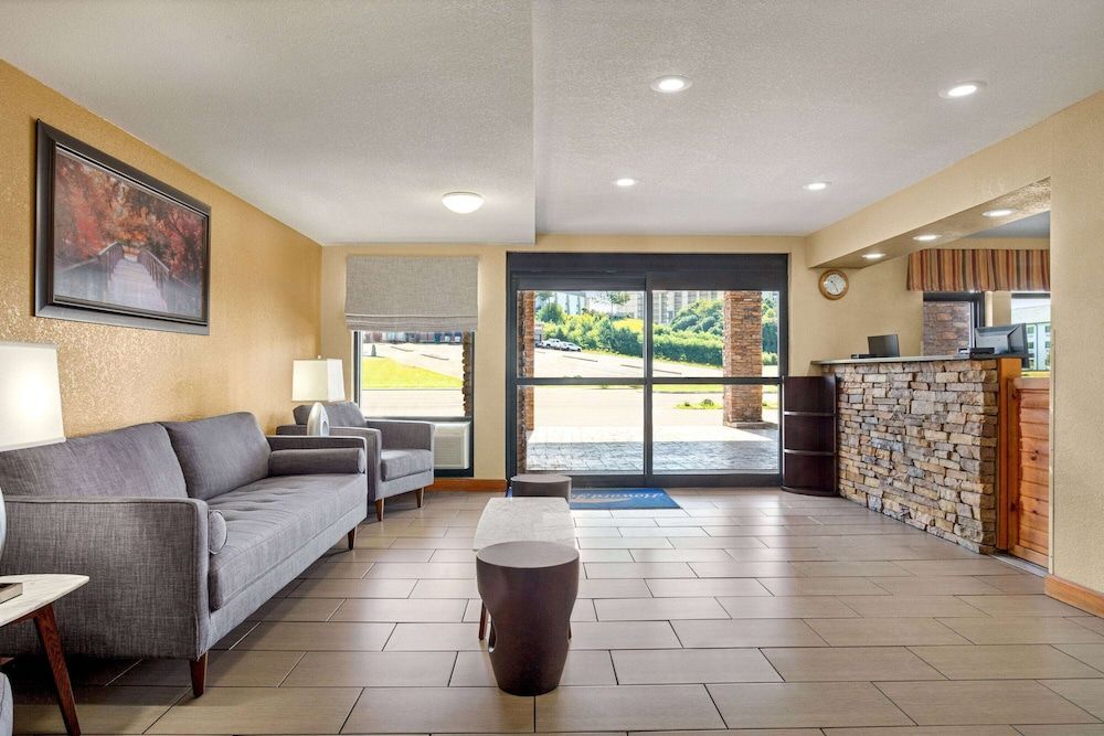 Howard Johnson by Wyndham Pigeon Forge 2