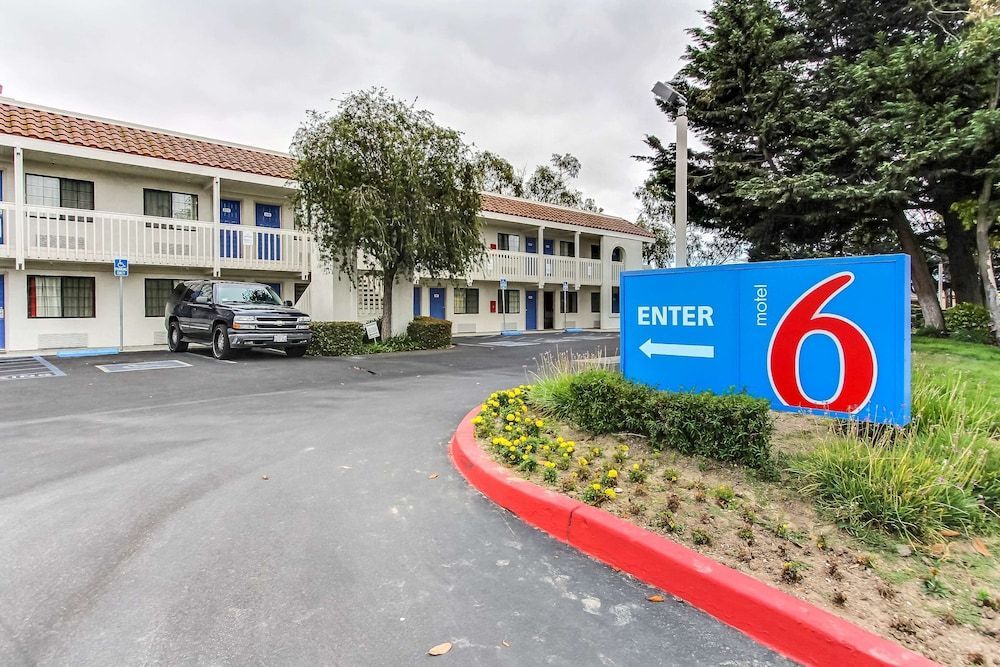 Motel 6 Salinas, CA - North Monterey Area 1