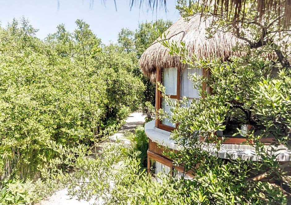 Mamasan Treehouses & Cabins 1